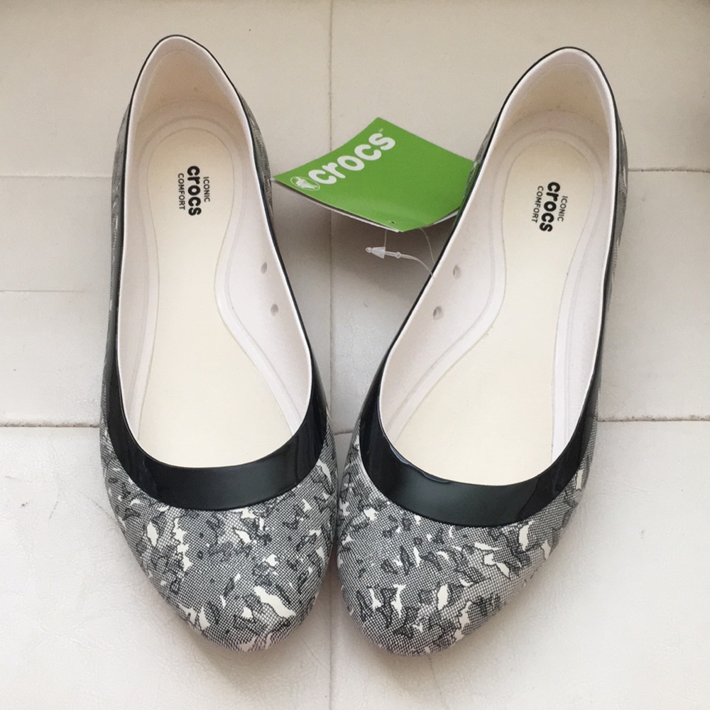 NEW Crocs Lina Shiny Flat size 7